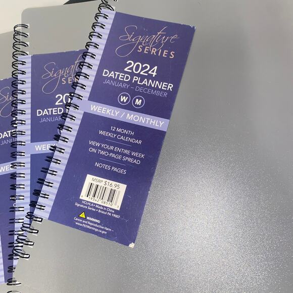 New Signature Series Set of 4 2024 Dated Weekly Monthly Planners - Picture 2 of 10